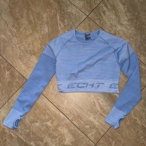 ECHT gym Arise Comfort Cropped Long Sleeve baby blue size small